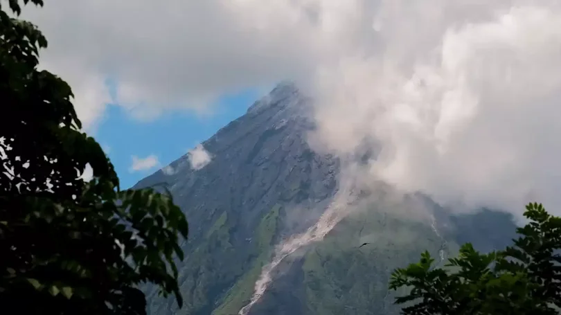 Imagem de Cerca de 10 mil pessoas deixaram as suas casas devido a vulcão nas Filipinas