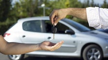 Imagem de Mercado de carros novos caiu mas o de usados está em alta (Vídeo)