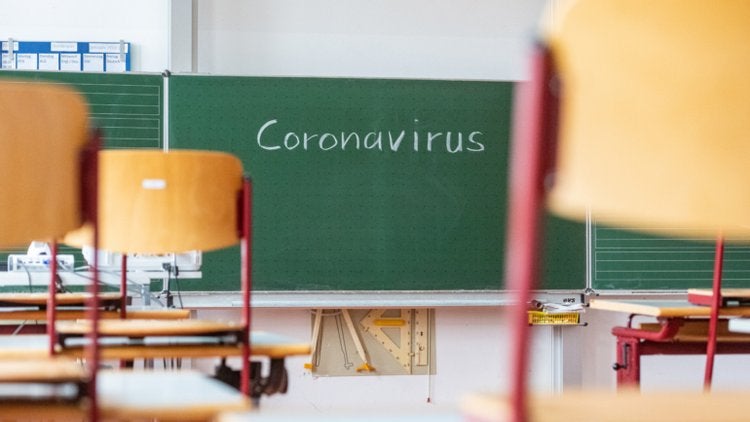 Há nove novos casos de Covid nas escolas