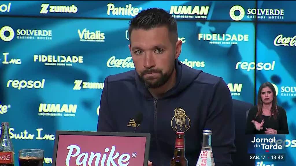 Imagem de Farioli dá parabéns ao Vitória pelo triunfo na Taça da Liga