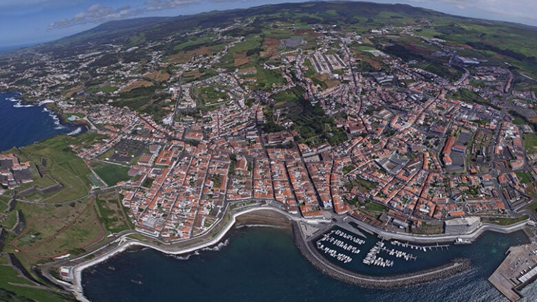 Sismo de magnitude 2,0 na escala de Richter sentido na ilha Terceira
