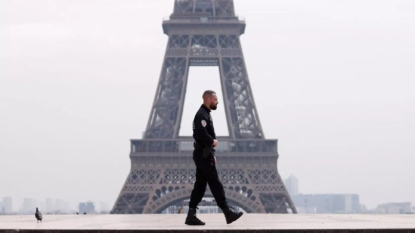 Imagem de Covid-19: Número de novos casos diários em França disparou para 18.746