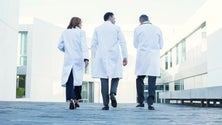 Imagem de 36 médicos da Madeira pedem vacina