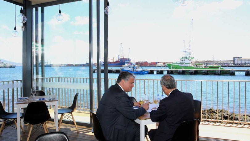 Imagem de Bom tempo ajuda as comemorações do 10 de junho em São Miguel, sublinha o Presidente da república à chegada