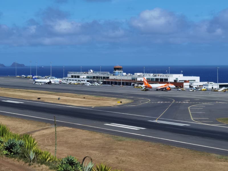 Aeroportos da Madeira registaram um movimento de 423 mil e 400 passageiros em abril