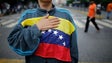 Manifestantes pró e contra regime manifestam-se nas ruas de Caracas
