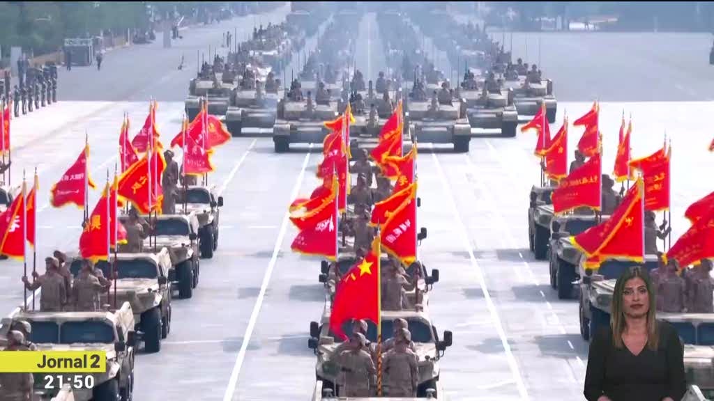 Xi fala de guerra e paz ao lado de Putin e Kim