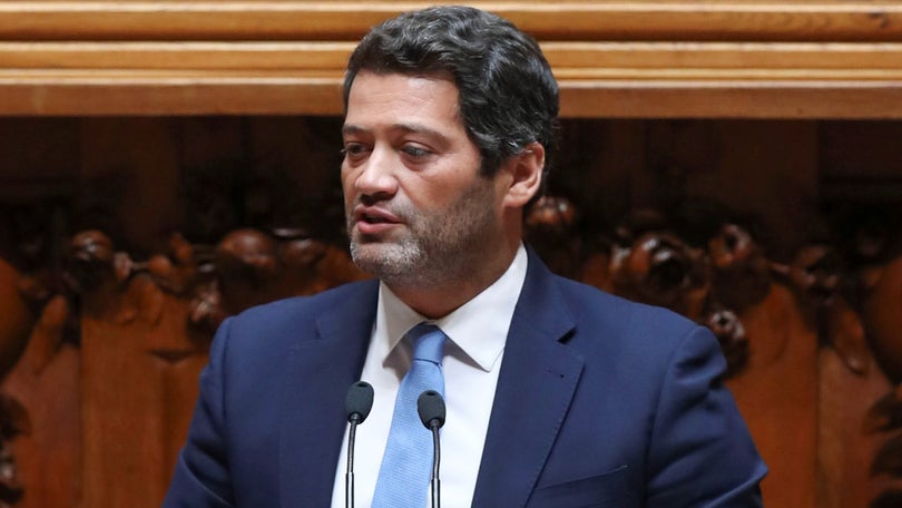 Imagem de Chega avança com moção de censura ao Governo