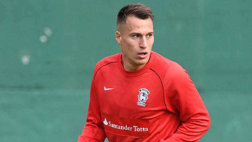 Covid-19: Vukovic recupera de lesão e pronto a jogar pelo Marítimo