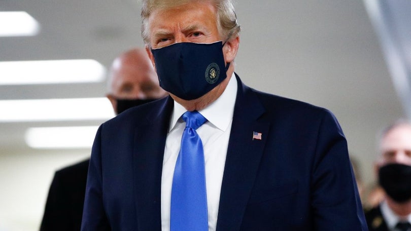 Imagem de Covid-19: Trump antecipa-se aos médicos e anuncia que sai esta noite do hospital