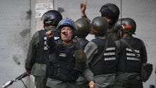 Imagem de Venezuela: Detido polícia militar por torturar jovem até quase à morte