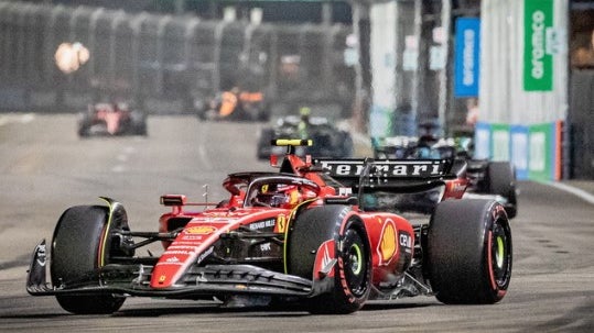 Imagem de Carlos Sainz conquista pole em Singapura