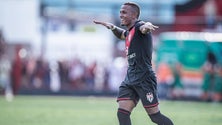 Imagem de Léo Pereira a caminho do Marítimo