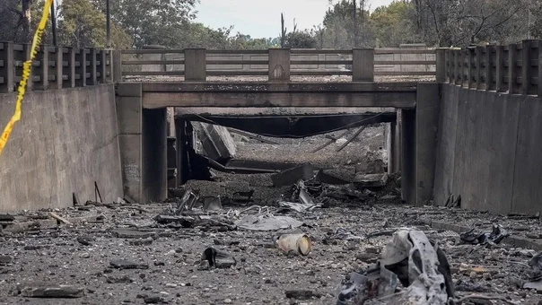 Imagem de Total de mortos na explosão de camião-cisterna em Joanesburgo subiu para 18