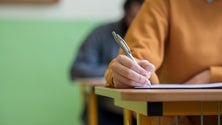 Imagem de Quatro infetados nas escolas