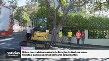 Imagem de Rotura da rede de esgotos condicionou circulação automóvel e ao Lido (vídeo)