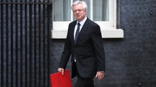 Imagem de Demitiu-se ministro responsável pelo Brexit