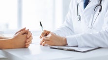 Imagem de Reembolsos de consultas e exames estão a ser feitos normalmente (áudio)