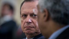 Imagem de Carlos César reeleito presidente do PS