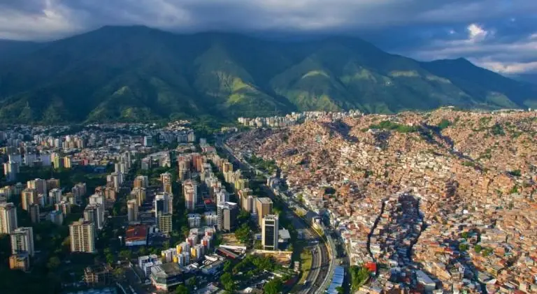 Mau tempo na Venezuela causa preocupação em comerciantes portugueses de Margarita