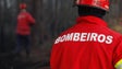 Bombeiros combatem incêndio no Monte