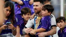 Imagem de Messi bisa e supera rei Pelé, que Mbappé iguala com hat-trick