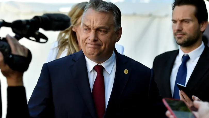 Imagem de Conselheira do primeiro-ministro húngaro demite-se devido a «discurso nazi» de Órban