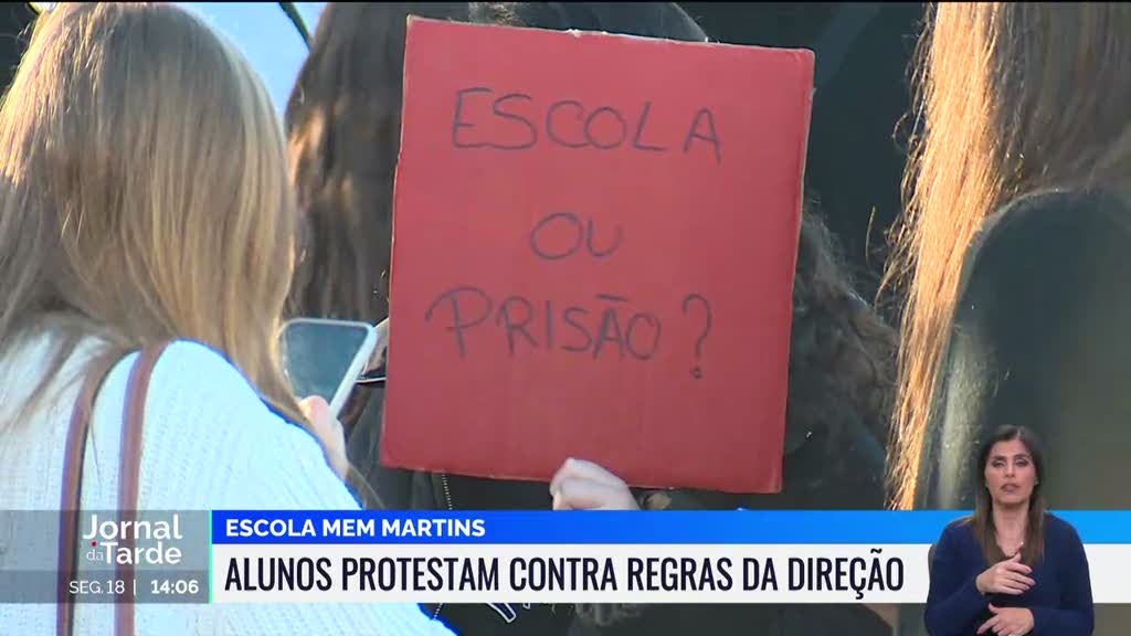 Sem beber água ou ir à casa de banho. Alunos protestam contra regras em escola de Mem Martins