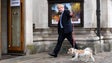 Imagem de Boris Johnson e líder da oposição Keir Starmer votaram nas eleições locais britânicas