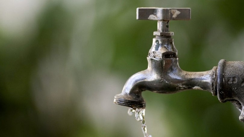 Água condicionada na Ajuda e no Monte