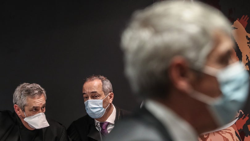 Imagem de Prescrição e erro na qualificação jurídica salvam Sócrates de corrupção