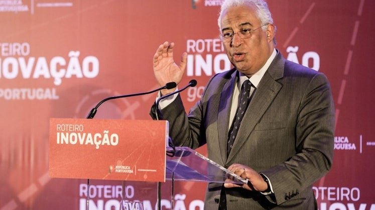 Costa quer mais portugueses a navegar na Internet