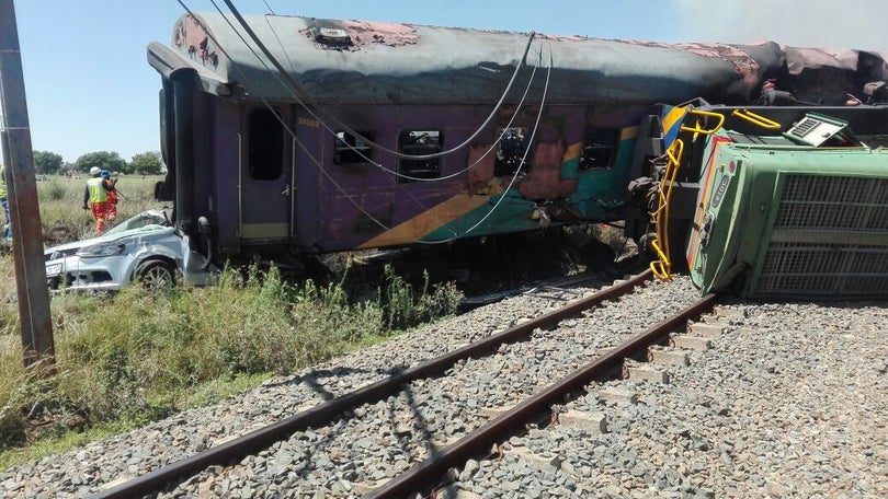 Imagem de Dezoito mortos e dezenas de feridos em acidente de comboio na África do Sul