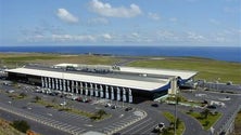 Não há autocarro entre o aeroporto e a cidade de Ponta Delgada (Som)