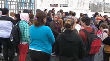 Imagem de Pais voltam a encerrar escola em Rabo de Peixe (Vídeo)