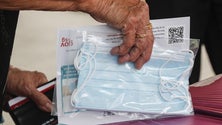 Imagem de Máscaras e anti-sépticos esgotam em várias farmácias (Áudio)