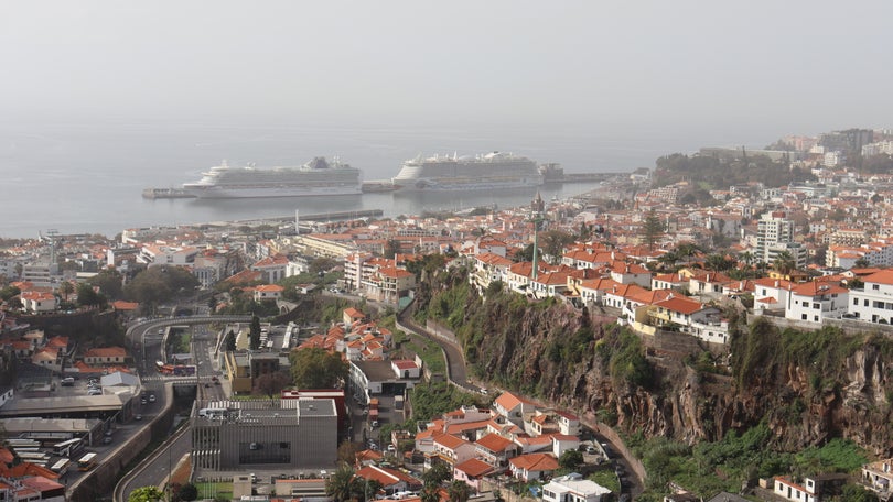 Porto do Funchal recebe mais de 10 mil pessoas