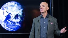 Imagem de 76 mil querem impedir regresso de Bezos à Terra
