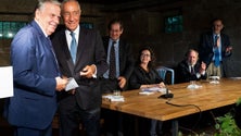 Imagem de PR entrega Prémio D. Diniz a `colecionador de histórias` Onésimo Teotónio Almeida