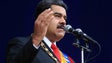 Imagem de Maduro quer indemnização por colombianos a viver no país