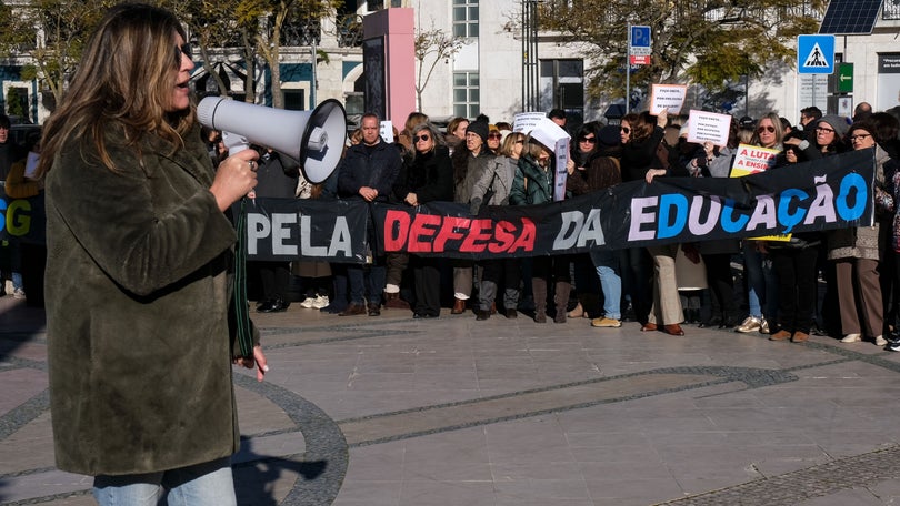 Imagem de Mais de 5 mil assinam petição a pedir intervenção de Marcelo na luta da Educação