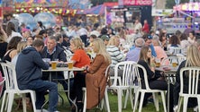 Imagem de Muitos madeirenses na festa portuguesa em Jersey