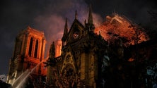 Imagem de Notre-Dame: O incêndio que está a chocar os franceses e o mundo