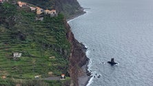 Imagem de Queda de parapente no Calhau da Lapa