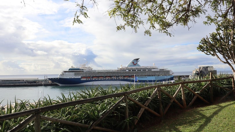 Imagem de «Marella Explorer» no regresso semanal ao Funchal, com 2676 pessoas a bordo