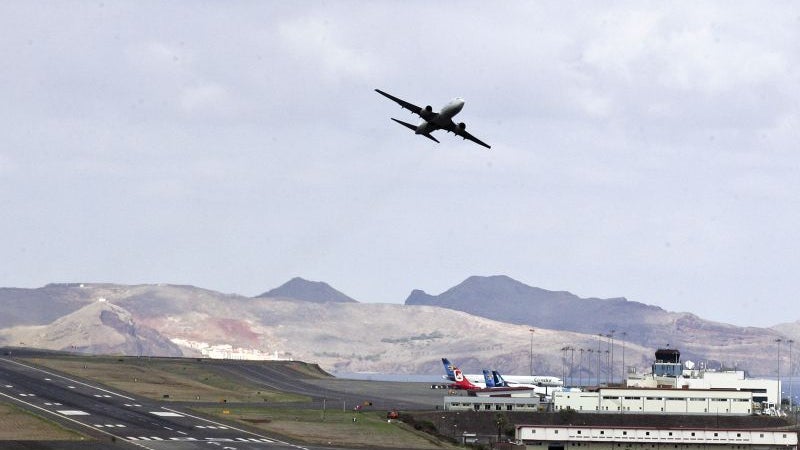 Mau tempo condiciona aeroporto e porto do Funchal