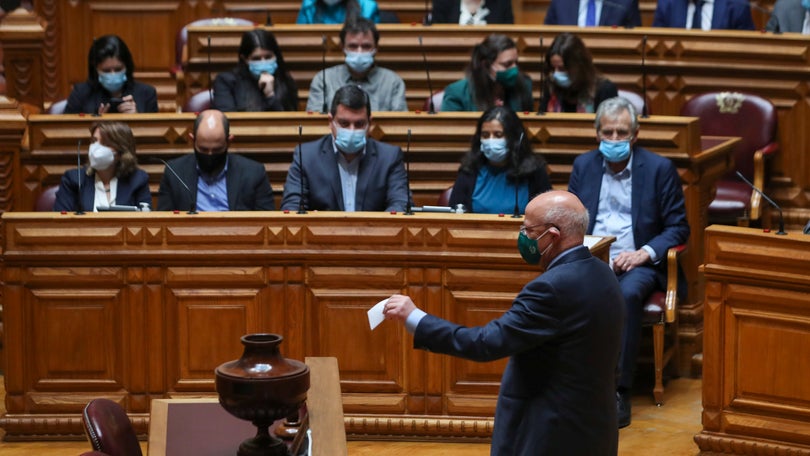Imagem de Santos Silva eleito presidente da Assembleia da República