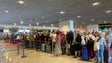 Imagem de Operações retomadas, passageiros desesperam por voo (vídeo)