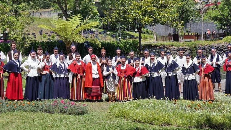 Grupo de folclore madeirense em festivais na Holanda e na Bélgica