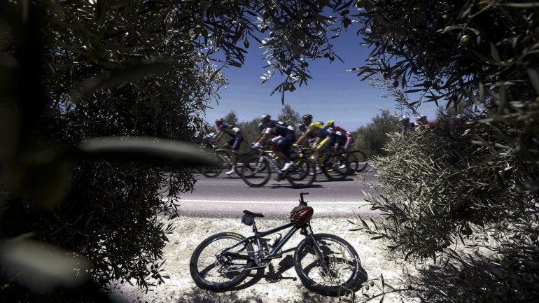 Imagem de Canceladas etapas da Volta a Espanha em bicicleta que passavam por Portugal